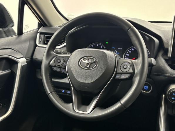 Toyota RAV4 V (XA50) с пробегом 2021 года, цена 3 480 000 рублей, 37649 км, внедорожник, Автокод Объявления
