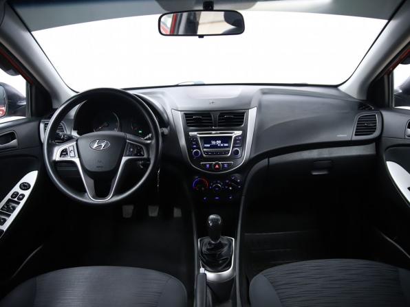 Hyundai Solaris I с пробегом 2014 года, цена 900 000 рублей, 99315 км, хэтчбек, Автокод Объявления