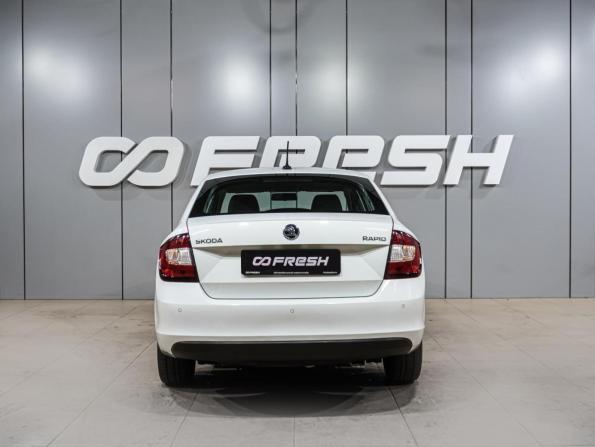 Skoda Rapid I Рестайлинг с пробегом 2019 года, цена 1 369 000 рублей, 83512 км, лифтбек, Автокод Объявления