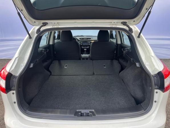 Nissan Qashqai II с пробегом 2017 года, цена 1 899 900 рублей, 72745 км, внедорожник, Автокод Объявления