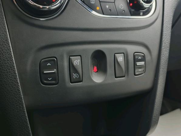 Renault Sandero II с пробегом 2015 года, цена 849 000 рублей, 121700 км, хэтчбек, Автокод Объявления