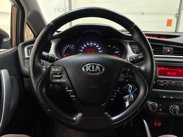Kia Ceed II Рестайлинг с пробегом 2015 года, цена 990 000 рублей, 184000 км, универсал, Автокод Объявления