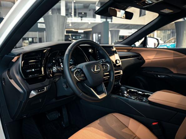 Lexus RX V с пробегом 2025 года, цена 8 100 000 рублей, 60 км, внедорожник, Автокод Объявления