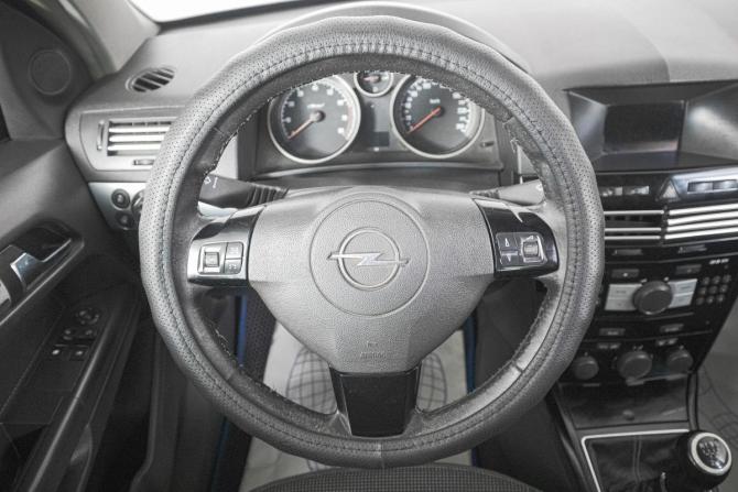 Opel Astra H Рестайлинг с пробегом 2008 года, цена 749 000 рублей, 256000 км, седан, Автокод Объявления