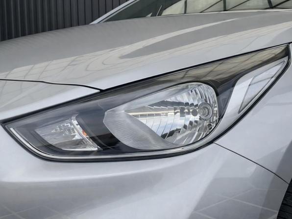 Hyundai Solaris II с пробегом 2017 года, цена 1 297 000 рублей, 94388 км, седан, Автокод Объявления