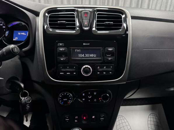 Renault Sandero II с пробегом 2018 года, цена 1 049 000 рублей, 73145 км, хэтчбек, Автокод Объявления