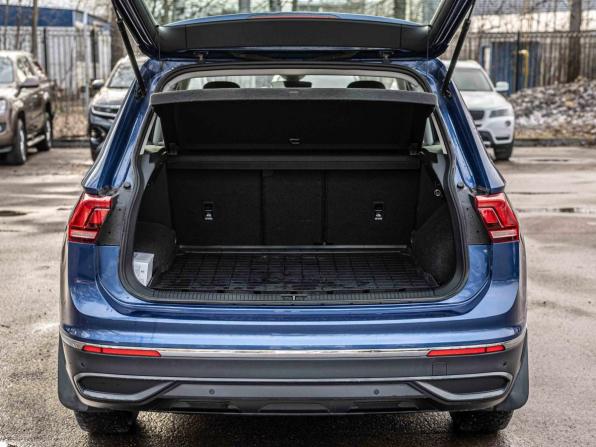 Volkswagen Tiguan II Рестайлинг с пробегом 2021 года, цена 2 681 000 рублей, 62369 км, внедорожник, Автокод Объявления