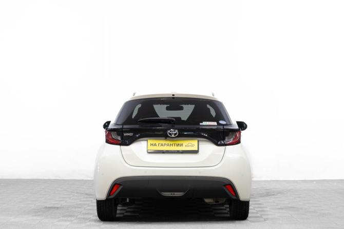 Toyota Yaris IV с пробегом 2020 года, цена 1 299 000 рублей, 93300 км, хэтчбек, Автокод Объявления