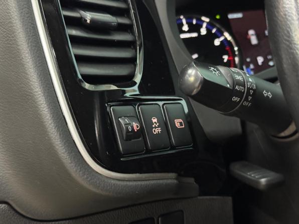 Mitsubishi Outlander III Рестайлинг 3 с пробегом 2020 года, цена 2 395 000 рублей, 130705 км, внедорожник, Автокод Объявления