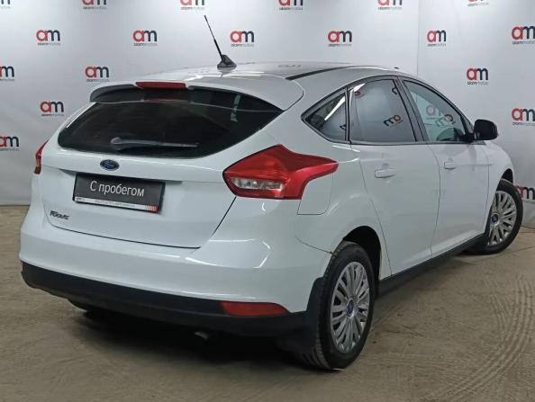 Ford Focus III Рестайлинг с пробегом 2018 года, цена 899 000 рублей, 260000 км, хэтчбек, Автокод Объявления