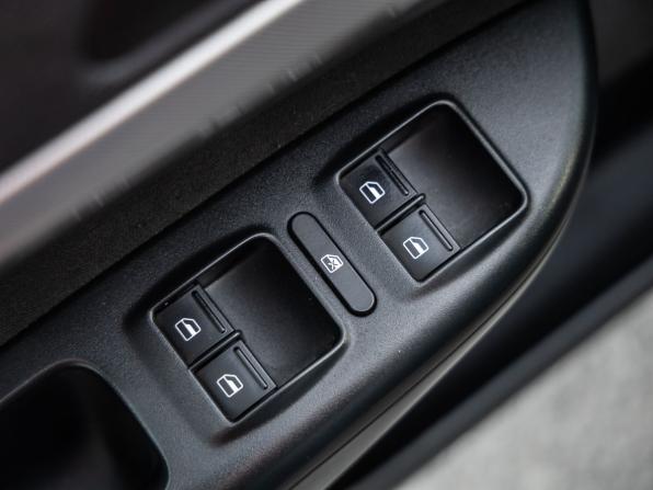 Skoda Octavia II (A5) Рестайлинг с пробегом 2013 года, цена 998 000 рублей, 214182 км, лифтбек, Автокод Объявления