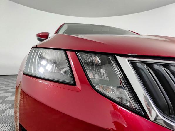 Skoda Octavia III (A7) Рестайлинг с пробегом 2017 года, цена 1 450 000 рублей, 221762 км, лифтбек, Автокод Объявления