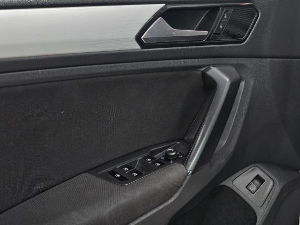 Volkswagen Tiguan II с пробегом 2018 года, цена 2 700 000 рублей, 157400 км, внедорожник, Автокод Объявления