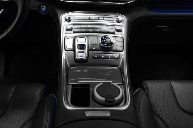 Hyundai Santa Fe IV Рестайлинг с пробегом 2022 года, цена 3 995 000 рублей, 67556 км, внедорожник, Автокод Объявления