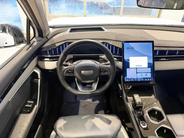 Geely Atlas II с пробегом 2024 года, цена 3 449 000 рублей, 10604 км, внедорожник, Автокод Объявления