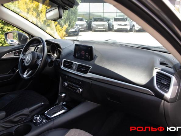 Mazda 3 III (BM) Рестайлинг с пробегом 2018 года, цена 1 728 000 рублей, 98012 км, седан, Автокод Объявления