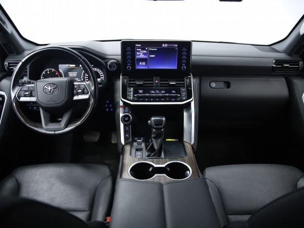 Toyota Land Cruiser 300 Series с пробегом 2021 года, цена 9 550 000 рублей, 35960 км, внедорожник, Автокод Объявления