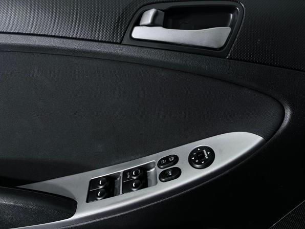 Hyundai Solaris I Рестайлинг с пробегом 2014 года, цена 1 020 000 рублей, 138000 км, седан, Автокод Объявления