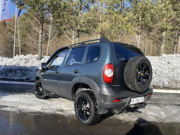Chevrolet Niva I Рестайлинг с пробегом 2015 года, цена 670 000 рублей, 120000 км, внедорожник, Автокод Объявления