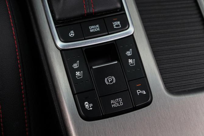 Kia Optima IV Рестайлинг с пробегом 2018 года, цена 2 350 000 рублей, 52080 км, седан, Автокод Объявления