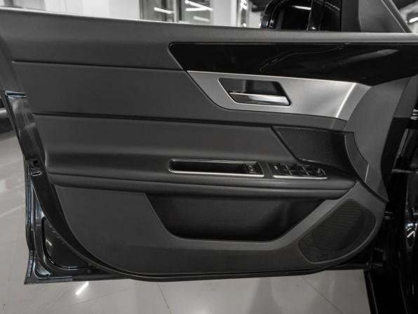 Jaguar XF II с пробегом 2016 года, цена 1 910 000 рублей, 107441 км, седан, Автокод Объявления