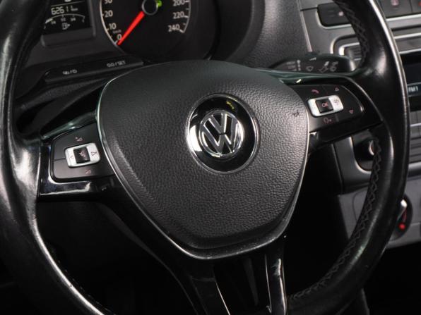Volkswagen Polo V Рестайлинг с пробегом 2019 года, цена 1 325 000 рублей, 62611 км, седан, Автокод Объявления