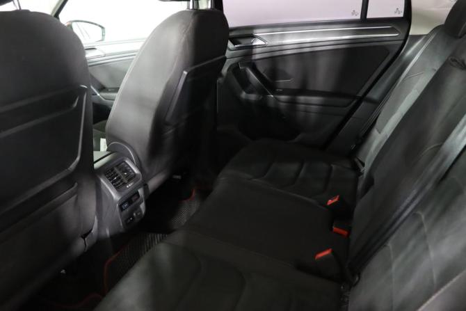 Volkswagen Tiguan II с пробегом 2018 года, цена 2 599 990 рублей, 147482 км, внедорожник, Автокод Объявления