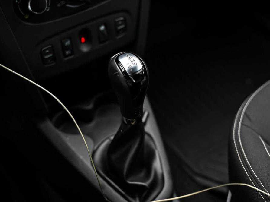 Renault Logan II Санкт-Петербург  - изображение 8