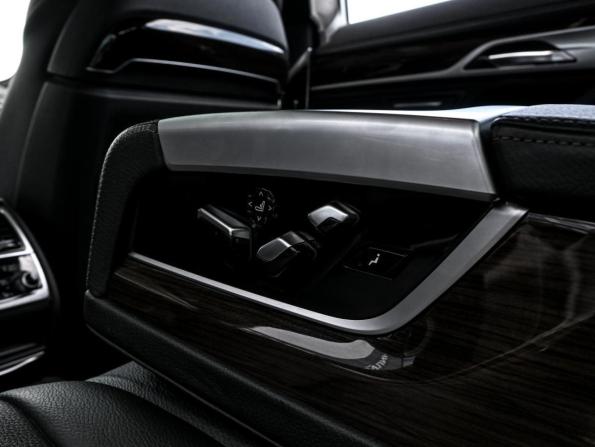 BMW 7 серии VI (G11/G12) с пробегом 2018 года, цена 3 339 000 рублей, 178520 км, седан, Автокод Объявления