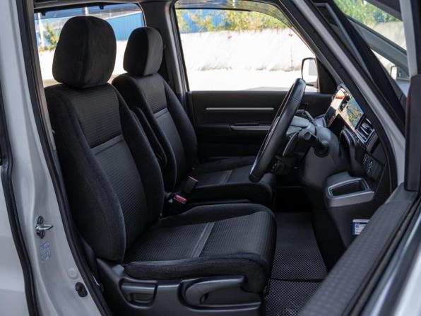 Honda Stepwgn V Рестайлинг с пробегом 2019 года, цена 2 395 000 рублей, 73018 км, минивэн, Автокод Объявления