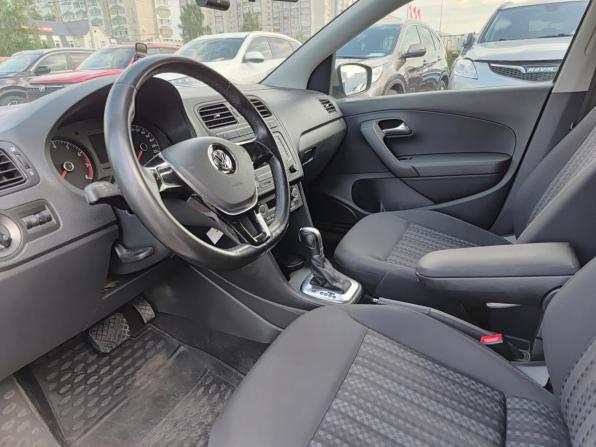 Volkswagen Polo V Рестайлинг с пробегом 2017 года, цена 1 260 000 рублей, 138187 км, седан, Автокод Объявления