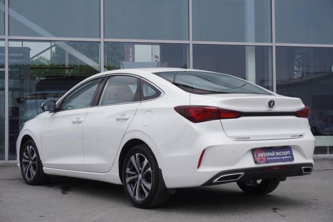 Changan Eado Plus с пробегом 2023 года, цена 1 750 000 рублей, 8390 км, седан, Автокод Объявления