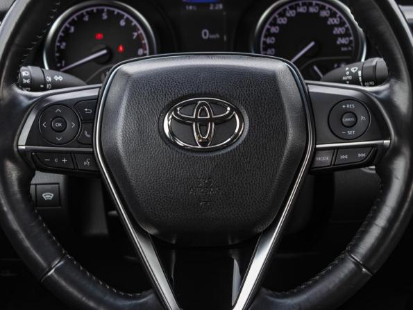Toyota Camry VIII (XV70) Рестайлинг с пробегом 2021 года, цена 3 190 000 рублей, 56160 км, седан, Автокод Объявления