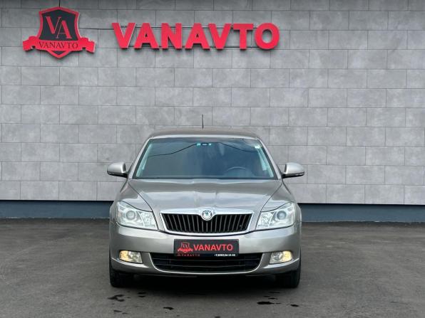 Skoda Octavia II (A5) Рестайлинг с пробегом 2012 года, цена 760 000 рублей, 246450 км, лифтбек, Автокод Объявления