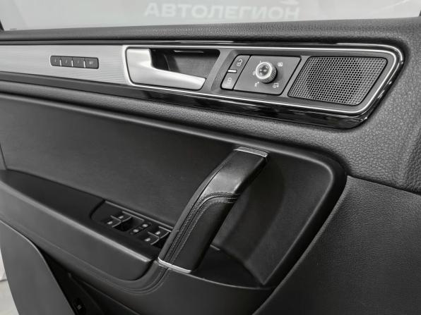 Volkswagen Touareg II Рестайлинг с пробегом 2016 года, цена 3 150 000 рублей, 163684 км, внедорожник, Автокод Объявления