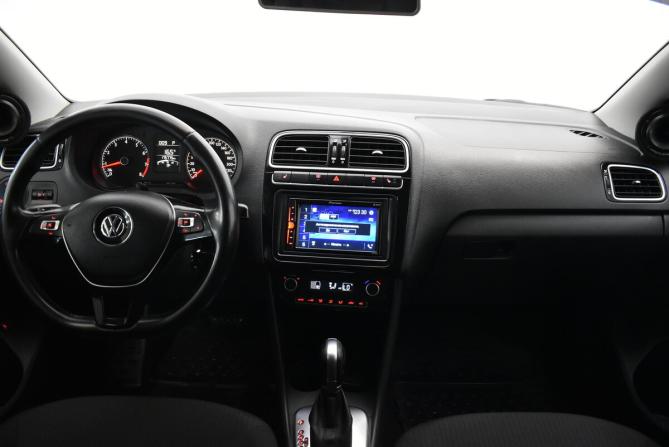 Volkswagen Polo V Рестайлинг с пробегом 2018 года, цена 895 000 рублей, 175775 км, седан, Автокод Объявления