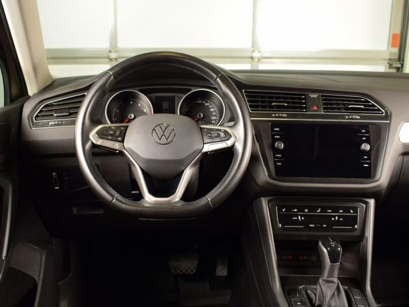 Volkswagen Tiguan II Рестайлинг с пробегом 2021 года, цена 2 585 995 рублей, 35609 км, внедорожник, Автокод Объявления