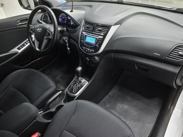 Hyundai Solaris I с пробегом 2013 года, цена 899 000 рублей, 180000 км, хэтчбек, Автокод Объявления