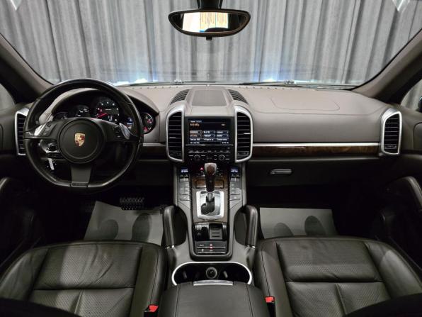 Porsche Cayenne II (958) с пробегом 2011 года, цена 2 499 000 рублей, 106000 км, внедорожник, Автокод Объявления
