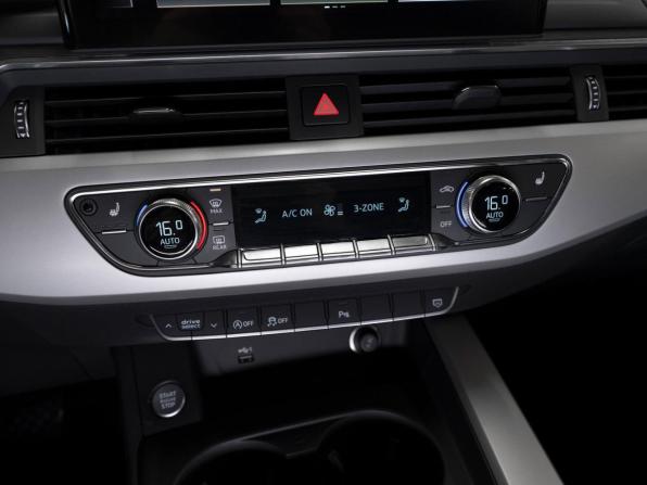 Audi A4 V (B9) Рестайлинг с пробегом 2020 года, цена 3 270 000 рублей, 54150 км, седан, Автокод Объявления