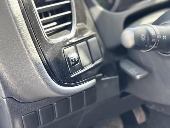Mitsubishi Outlander III Рестайлинг 3 с пробегом 2022 года, цена 2 700 000 рублей, 49547 км, внедорожник, Автокод Объявления