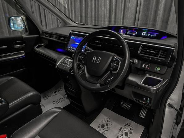 Honda Stepwgn V Рестайлинг с пробегом 2020 года, цена 2 340 000 рублей, 72000 км, минивэн, Автокод Объявления