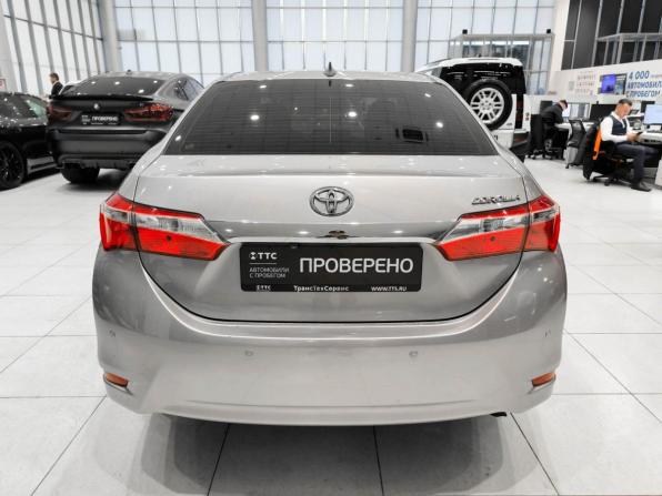 Toyota Corolla XI (E160 E170 E180) Рестайлинг 1 с пробегом 2018 года, цена 1 699 000 рублей, 168418 км, седан, Автокод Объявления