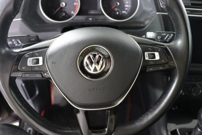 Volkswagen Tiguan II с пробегом 2018 года, цена 2 599 990 рублей, 147482 км, внедорожник, Автокод Объявления
