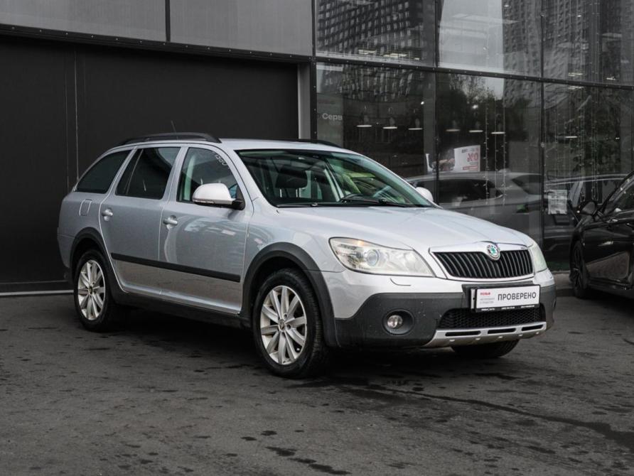 Skoda Octavia II (A5) Рестайлинг Москва  - изображение 3