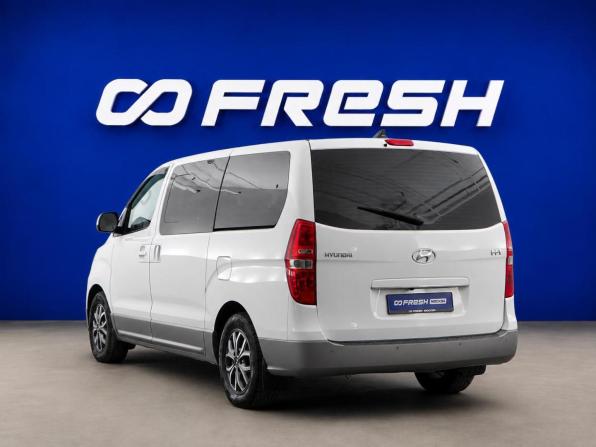 Hyundai H-1 II Рестайлинг 2 с пробегом 2020 года, цена 3 130 000 рублей, 142512 км, минивэн, Автокод Объявления