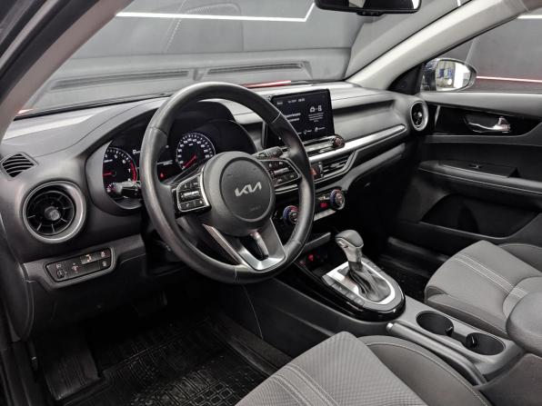 Kia Cerato IV Рестайлинг с пробегом 2022 года, цена 2 450 000 рублей, 32893 км, седан, Автокод Объявления