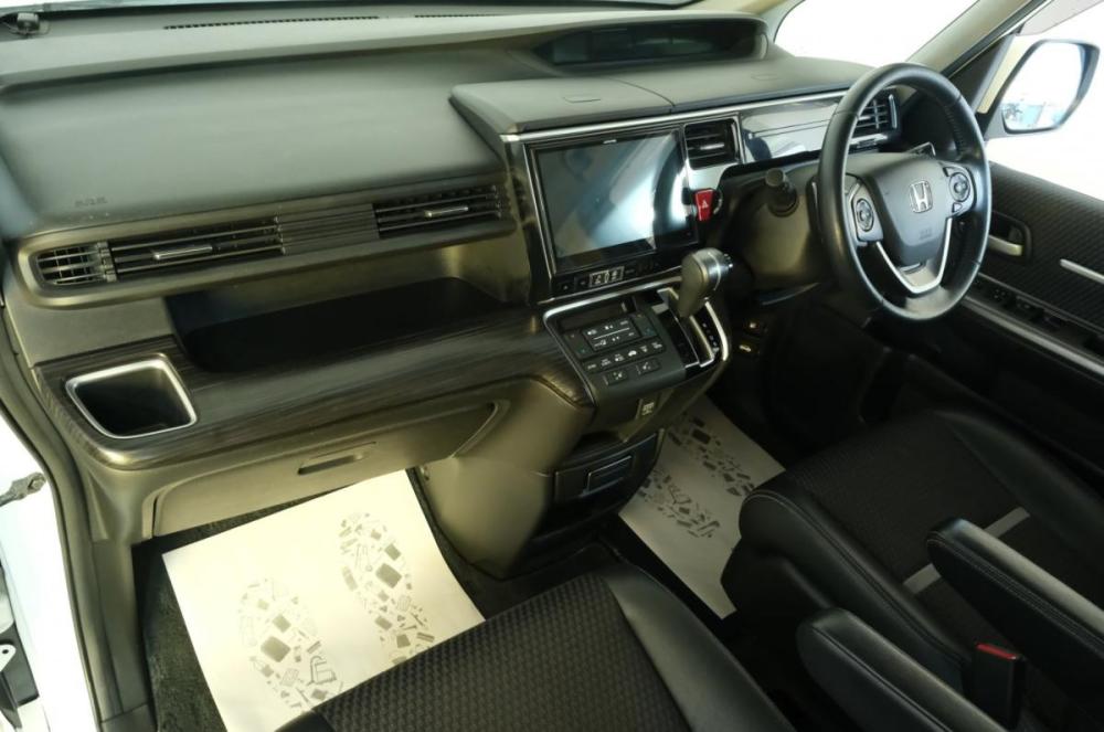 Honda Stepwgn V Омск  - изображение 19