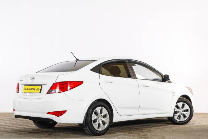 Hyundai Solaris I Рестайлинг с пробегом 2016 года, цена 1 329 000 рублей, 190000 км, седан, Автокод Объявления