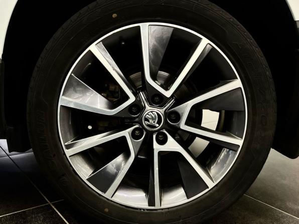 Skoda Karoq I с пробегом 2021 года, цена 2 349 000 рублей, 110643 км, внедорожник, Автокод Объявления